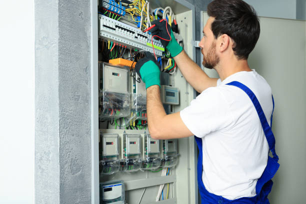Best Circuit Breaker Repair  in Everson, WA
